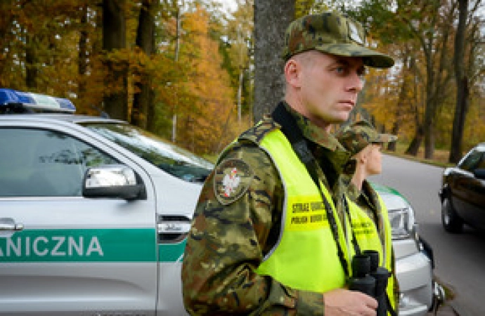 Funkcjonariusze z Placówki Straży Granicznej w Sępopolu zatrzymali do kontroli drogowej opla. Okazało się, że kierująca autem posiada sądowy zakaz prowadzenia pojazdów.